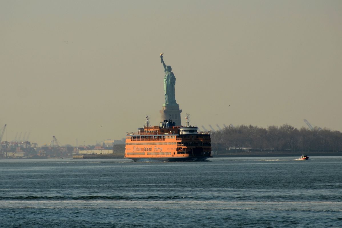 01-4 The Statue Of Liberty From Brooklyn Heights